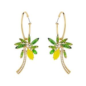 gold tone coconut palm tree hoop dangle earrings